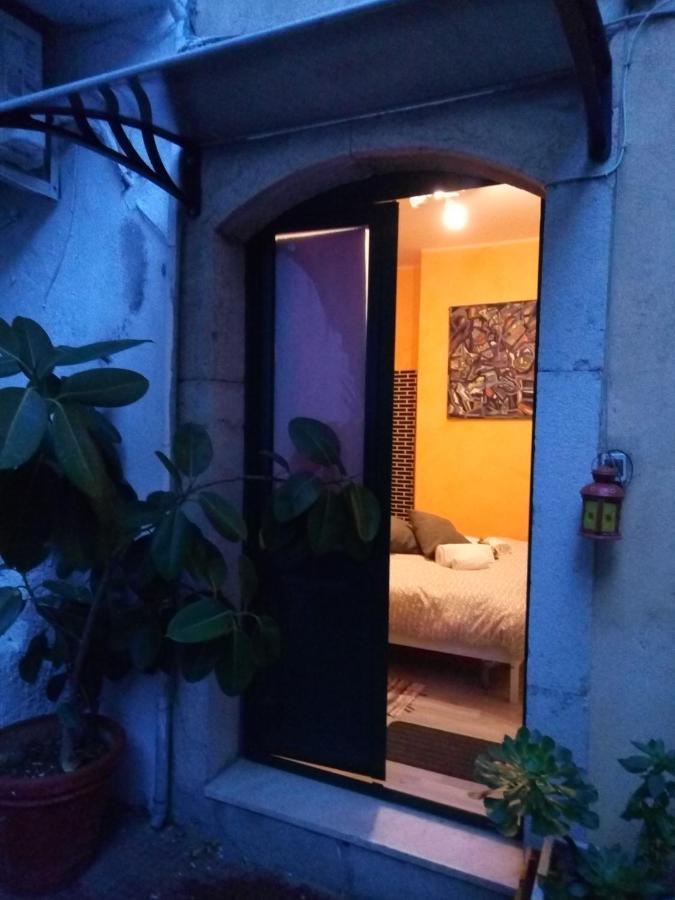 "Private Room" Stanza Privata With Private Bathroom - Shared Kitchen And Beautiful Terrace On Taormina Center Hostel Taormina Bagian luar foto