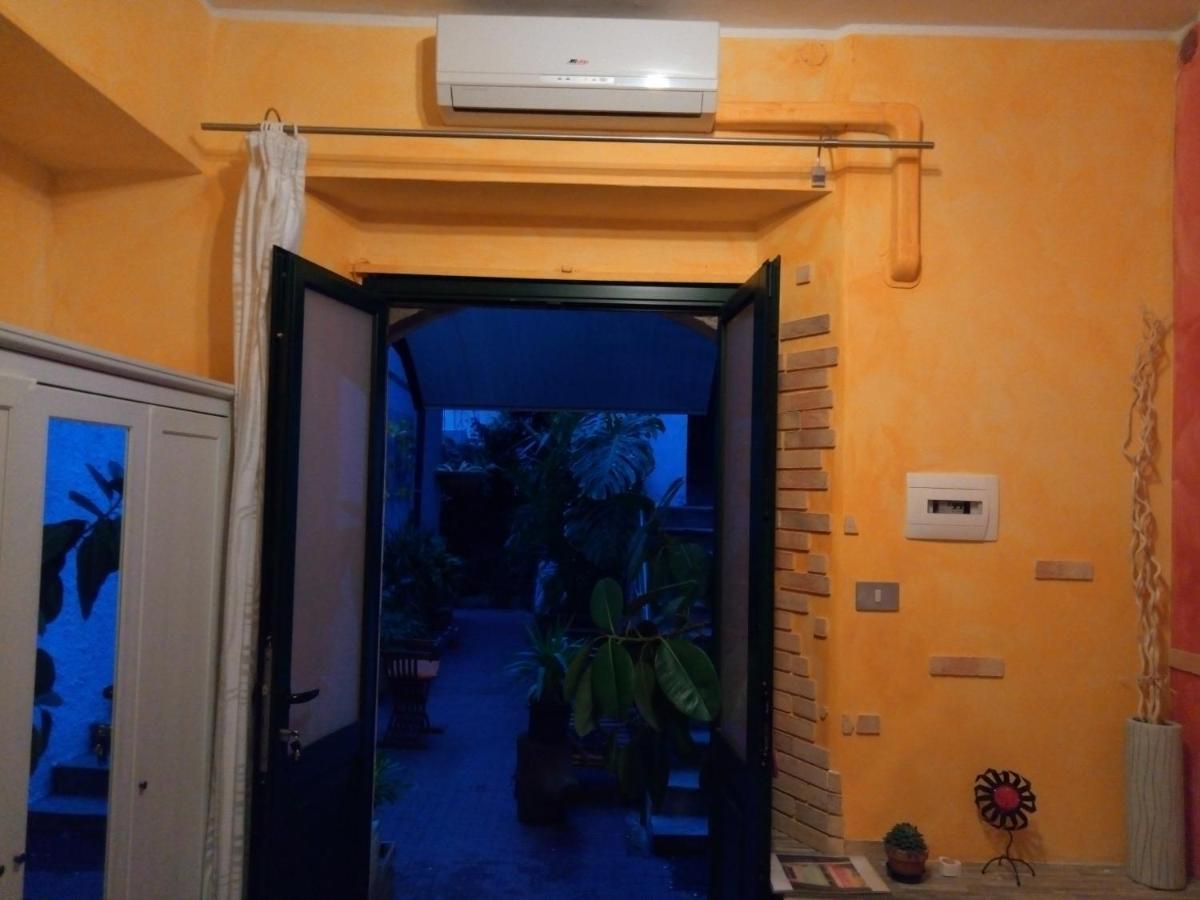 "Private Room" Stanza Privata With Private Bathroom - Shared Kitchen And Beautiful Terrace On Taormina Center Hostel Taormina Bagian luar foto